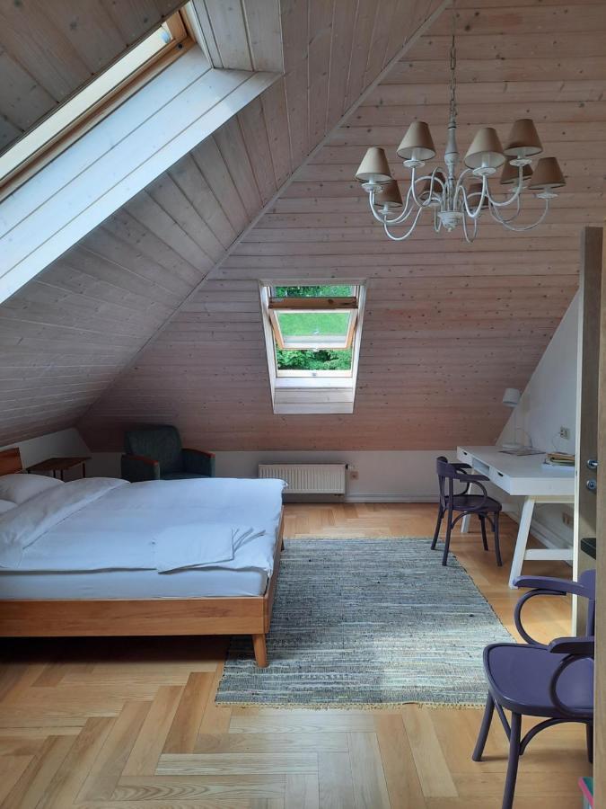 Lake & Library Boutique Hotel 伊格纳利纳 外观 照片