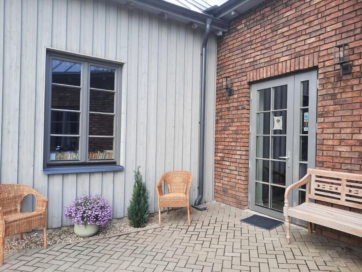 Lake & Library Boutique Hotel 伊格纳利纳 外观 照片